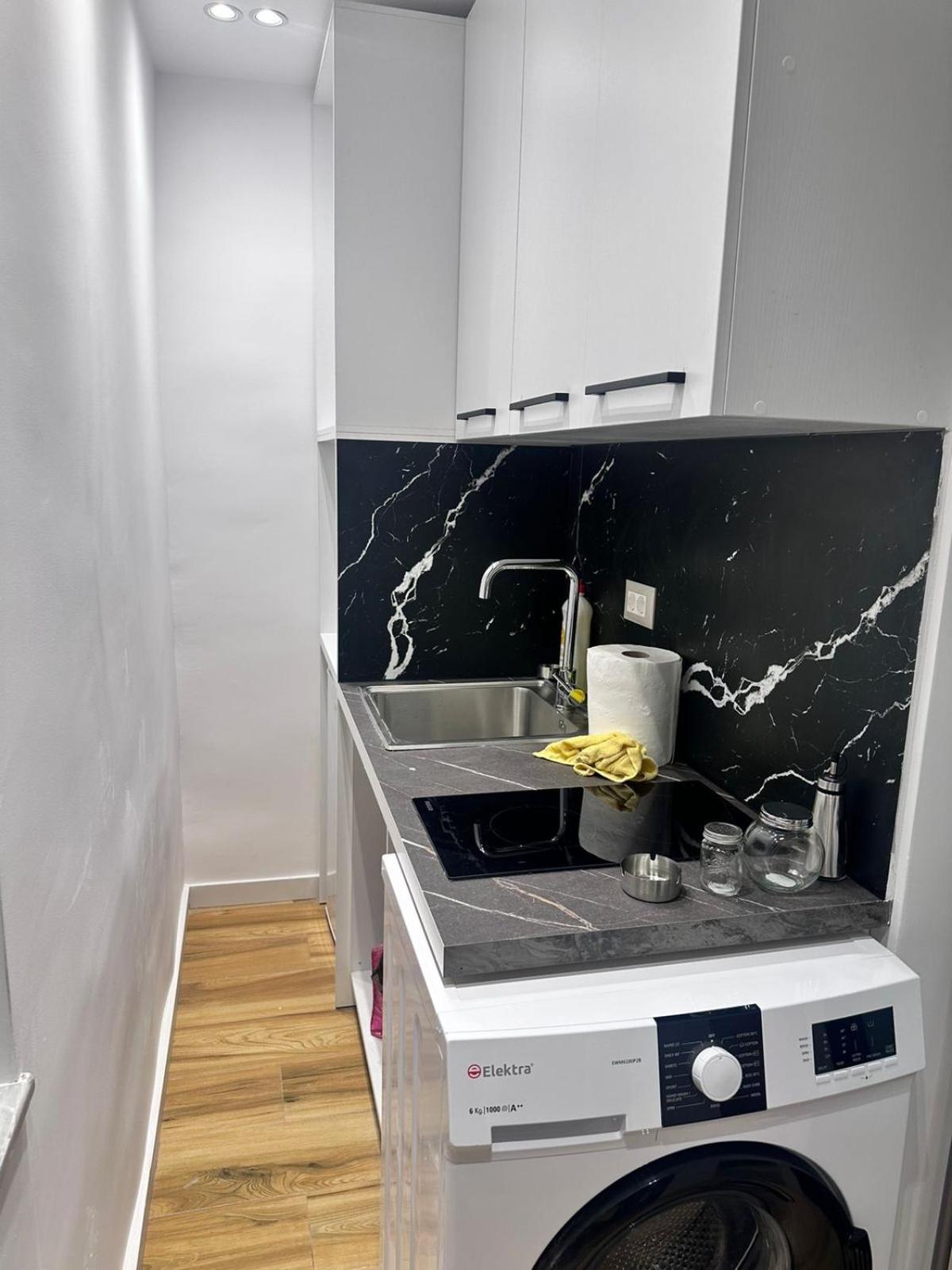 Modern Central Apartments Тирана Экстерьер фото